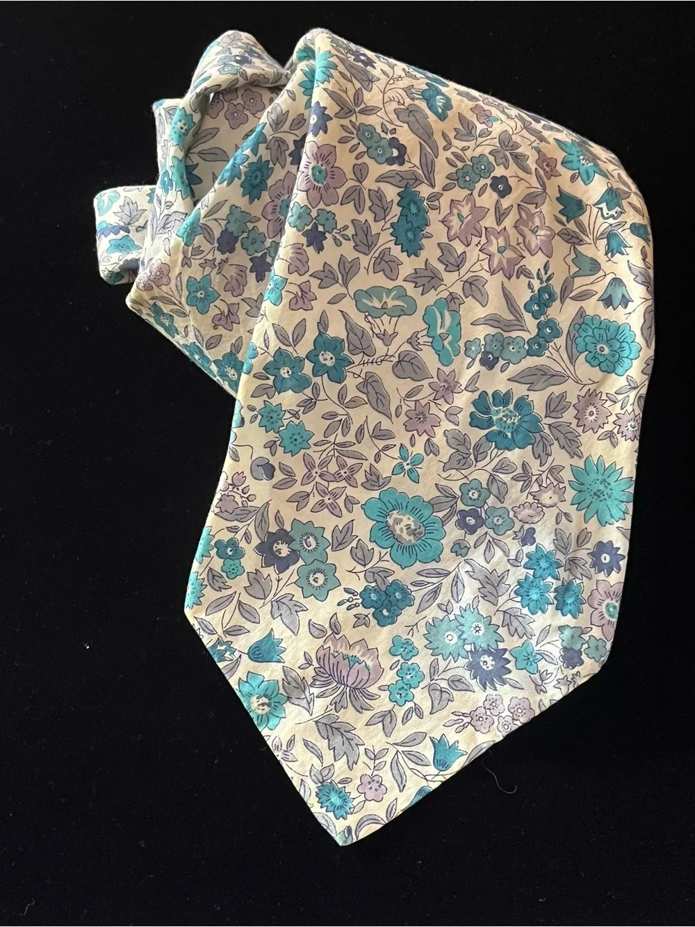 Liberty of London Floral Print Tana Lawn Cotton Neck TIe